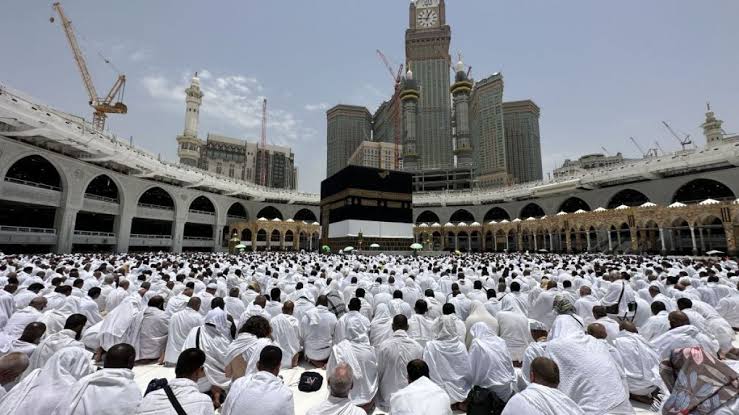 Saudi Arabia Announces Date for Sallah, Sights New Moon