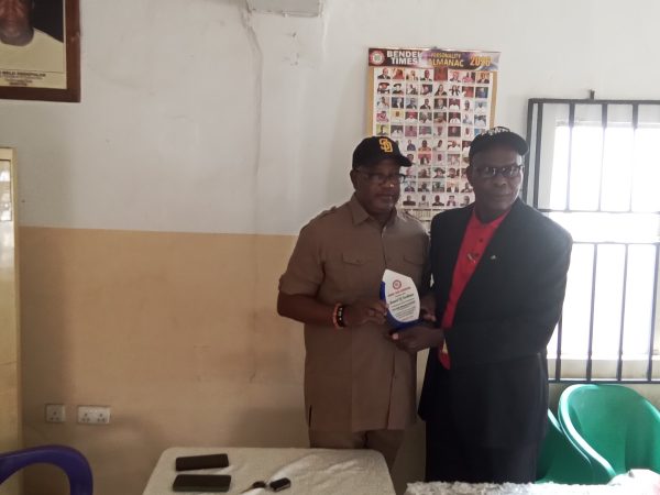 Bendel Times Honours High Chief Benjamin Ohonyon With Award of Excellence